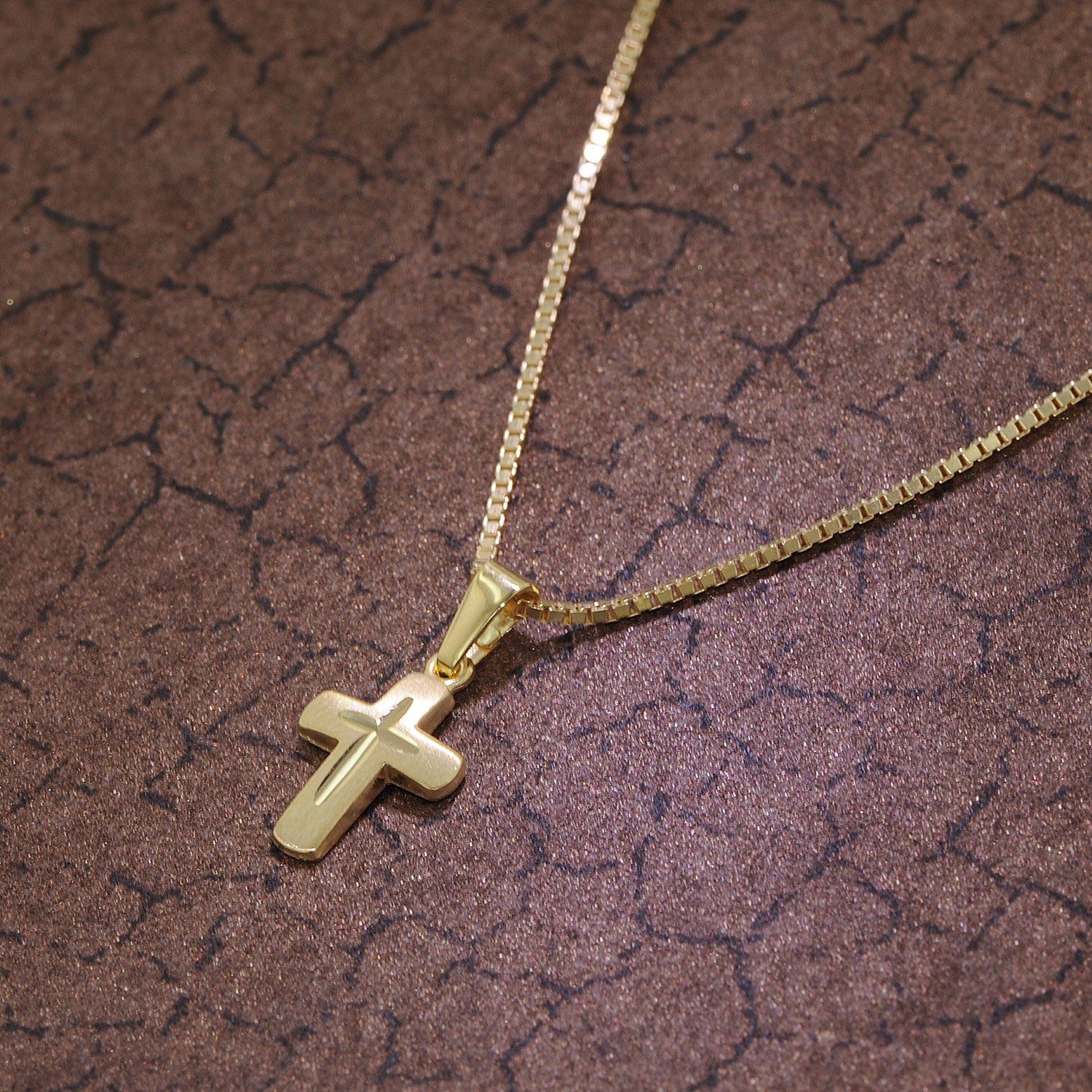 trendor 14K Gold Cross Pendant Necklace
