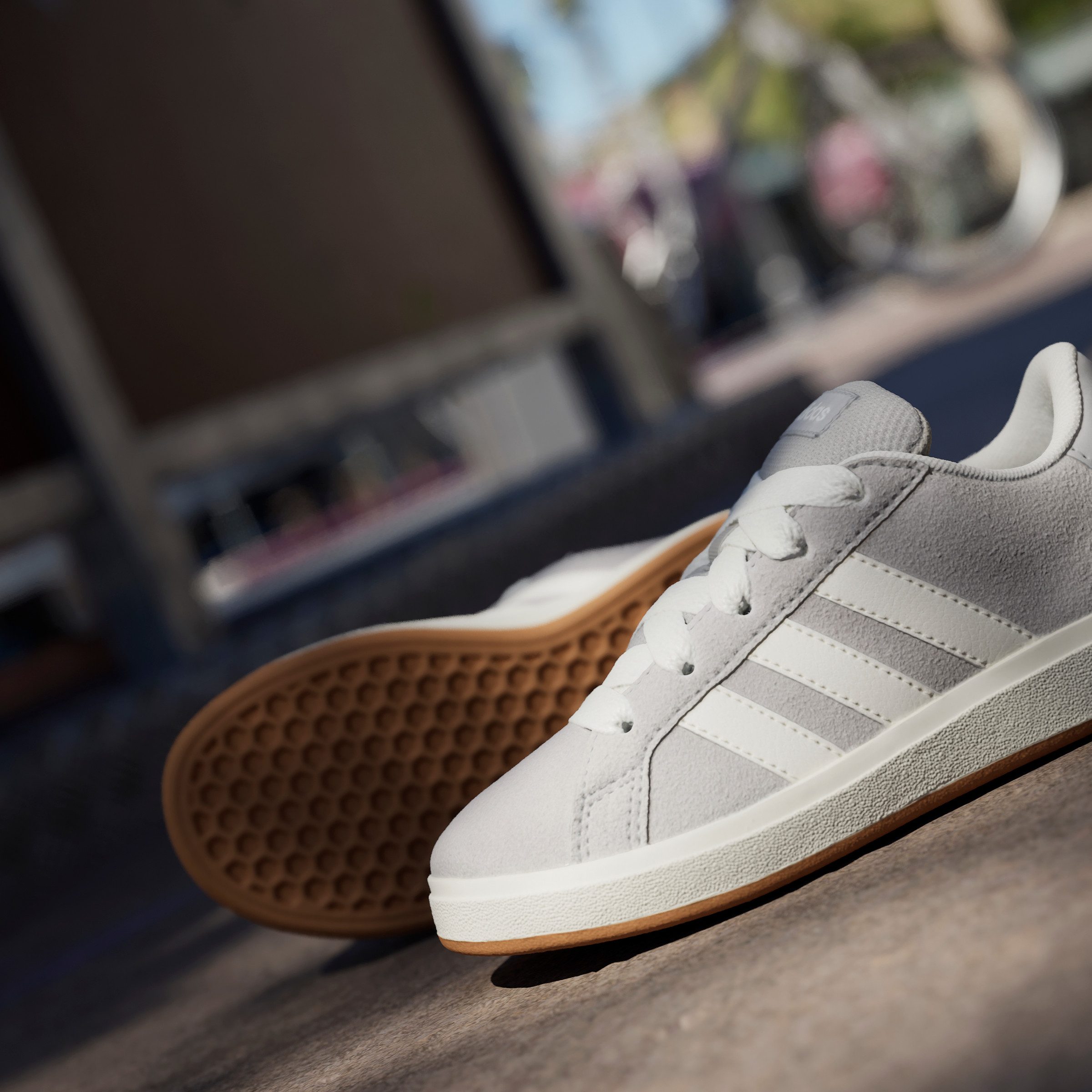 adidas GRAND COURT 00s Kids' Skate Shoes: Sustainable Style & Comfort adidas GRAND COURT 00s Kids' Skate Shoes: Sustainable Style & Comfort