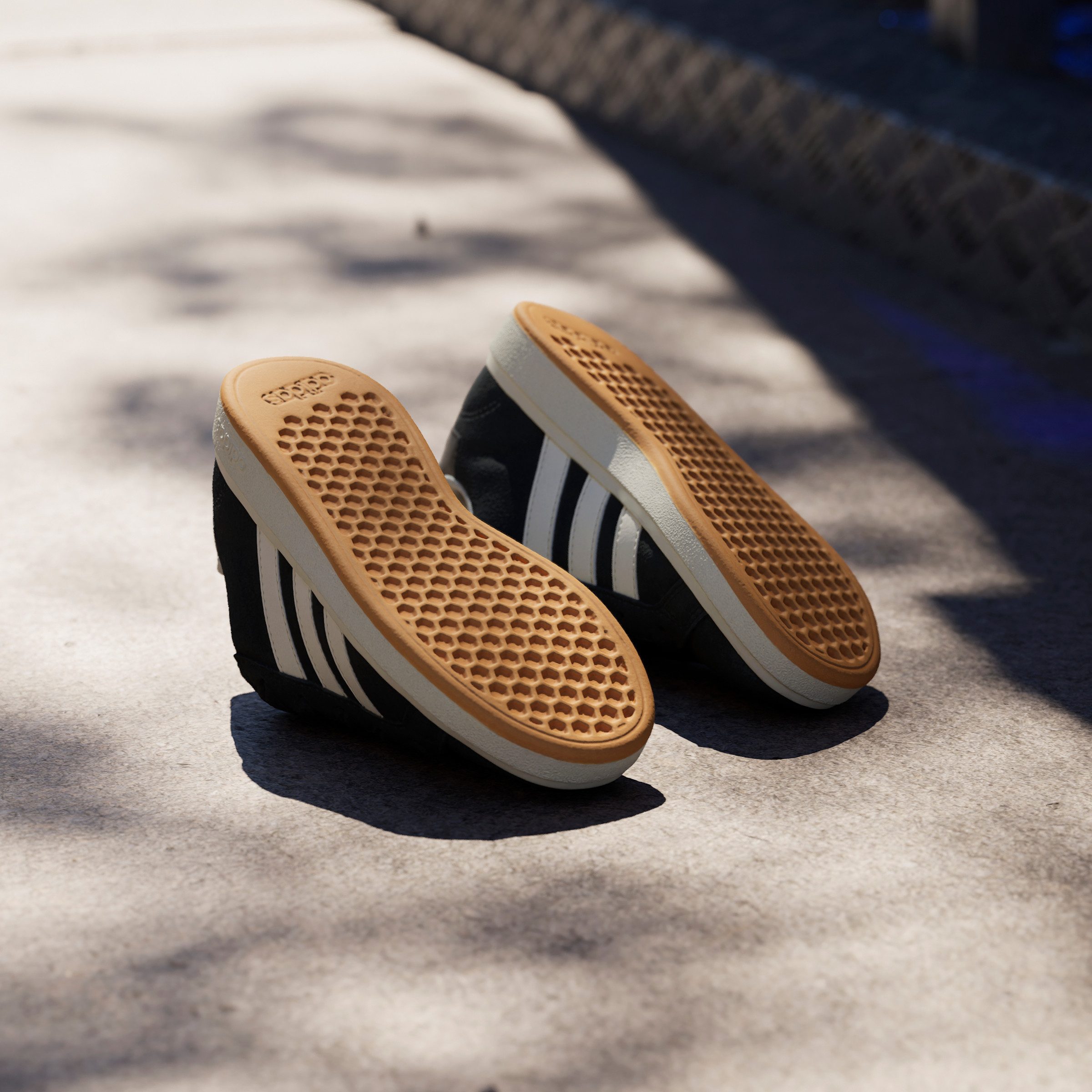 adidas GRAND COURT 00s Kids' Skate Shoes: Sustainable Style & Comfort adidas GRAND COURT 00s Kids' Skate Shoes: Sustainable Style & Comfort