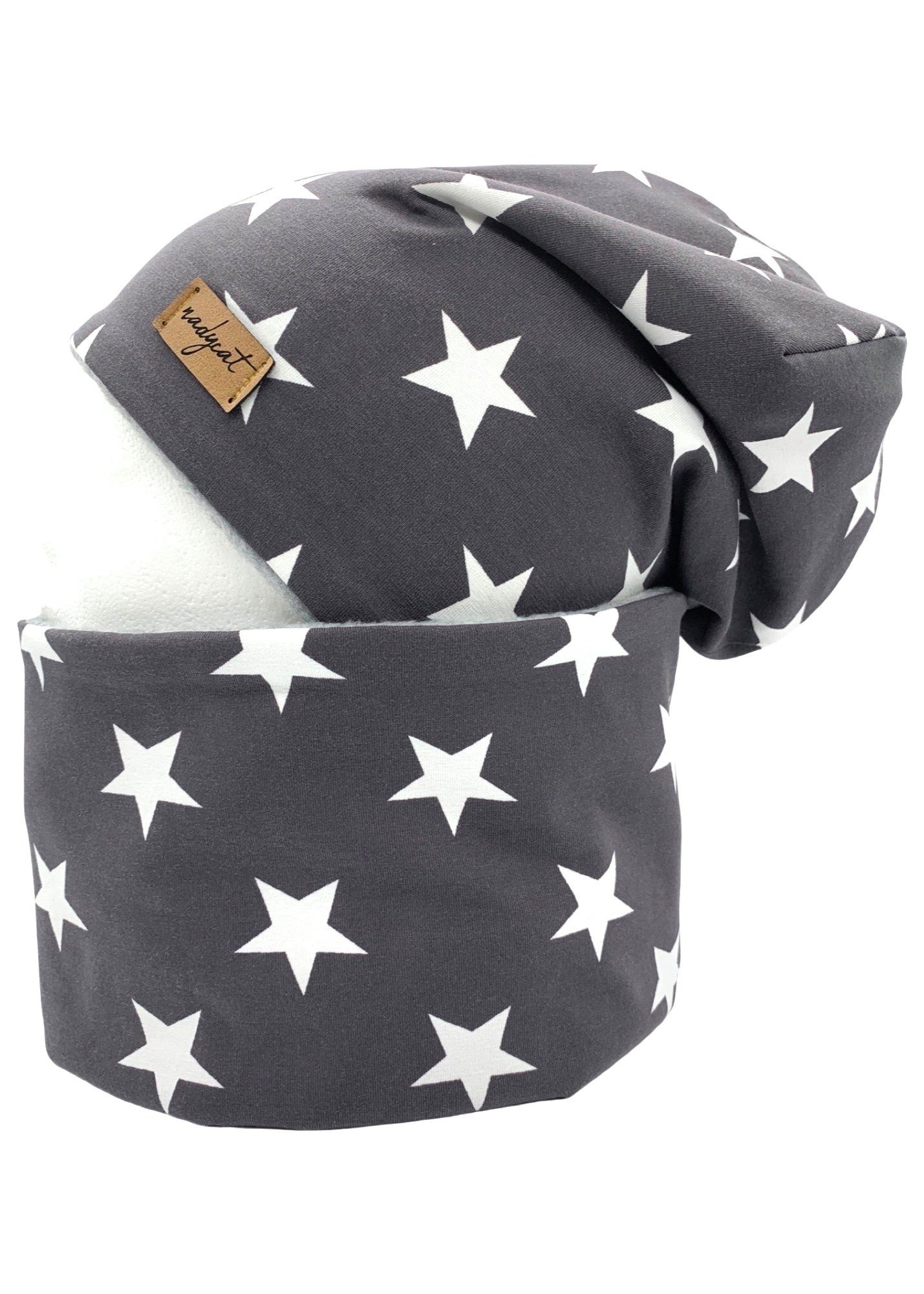 nad ycat Beanie GREY & WHITE STARS (2-St., Beanie mit passen dem Loop) handgefertigt aus der Lausitz