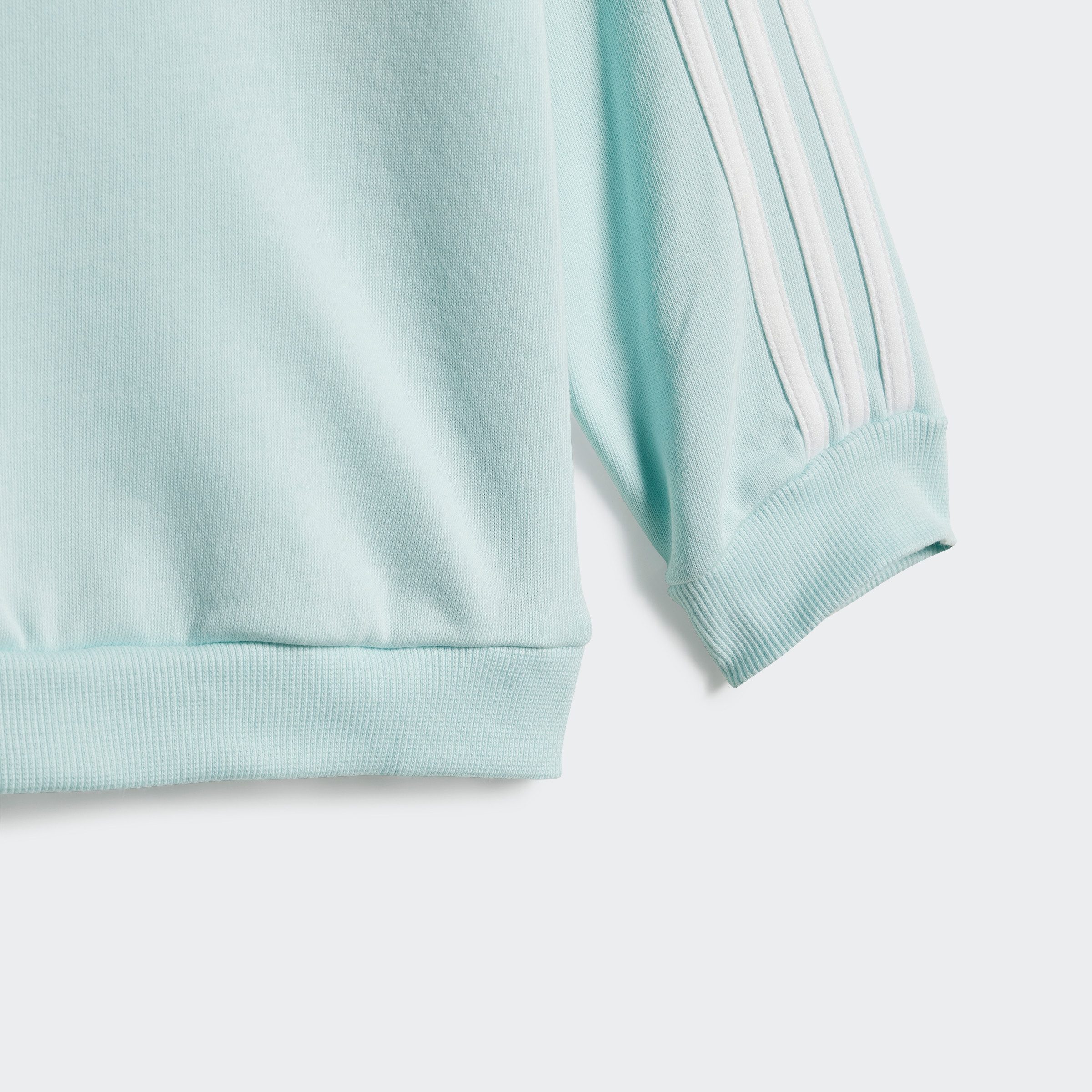 adidas ESSENTIALS 3-Stripes Kids Jogging Suit - 2-Piece Set adidas ESSENTIALS 3-Stripes Kids Jogging Suit - 2-Piece Set