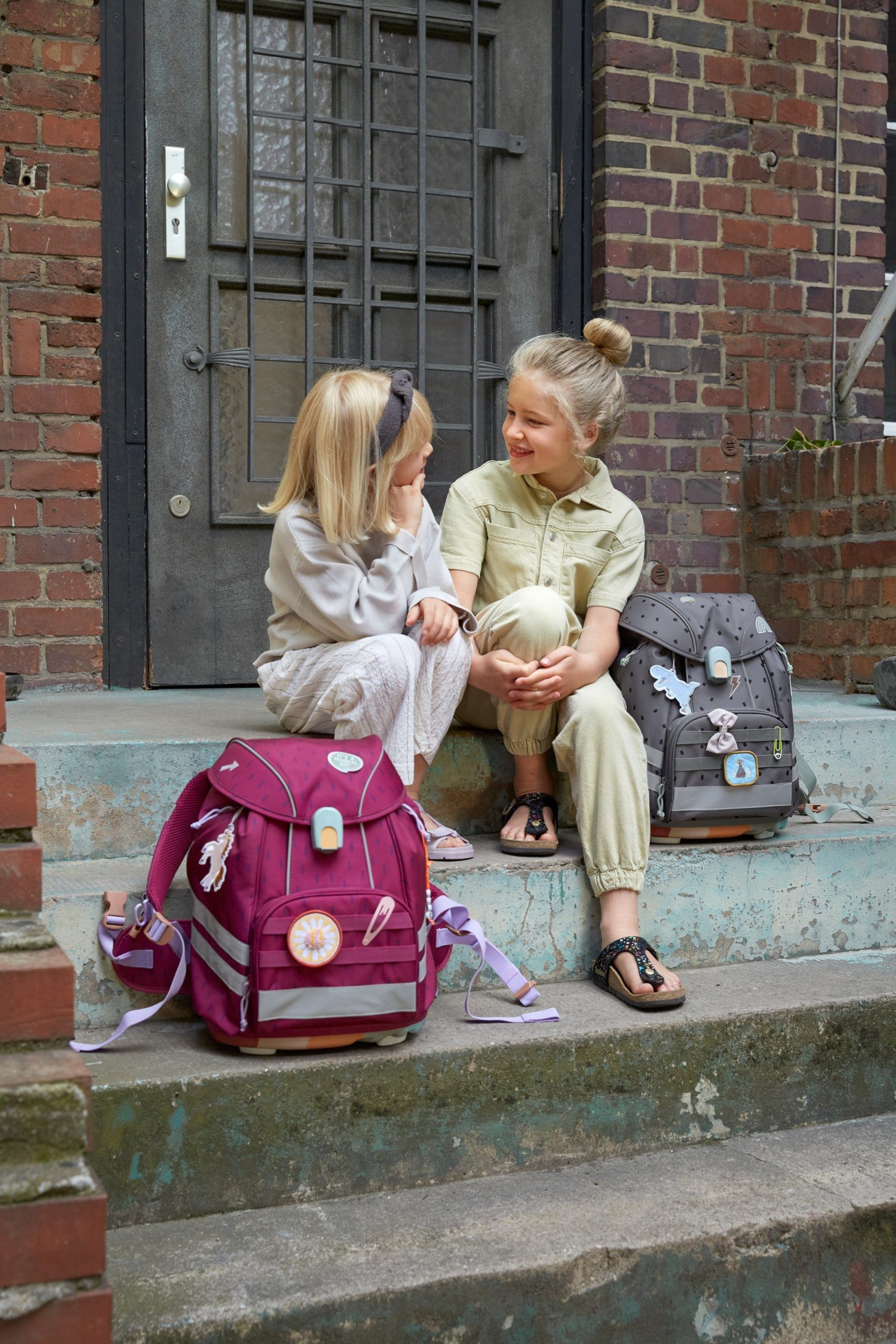 LÄSSIG Schulranzen Unique, Flexy, Rose Blue Black (Set, 5-tlg), inkl. Patches; PETA-approved vegan; aus recyceltem Material LÄSSIG Schulranzen Unique, Flexy, Rose Blue Black (Set, 5-tlg), inkl. Patches; PETA-approved vegan; aus recyceltem Material