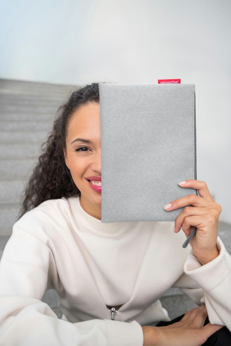 Reisenthel Case 1 Cosmetic Pouch - Stylish Travel & Everyday Essentials Reisenthel Case 1 Cosmetic Pouch - Stylish Travel & Everyday Essentials