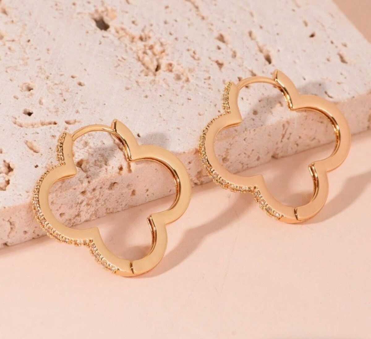 Lale Collection Clover & Bloom Earrings - Lucky Charm Gold & Green Lale Collection Clover & Bloom Earrings - Lucky Charm Gold & Green