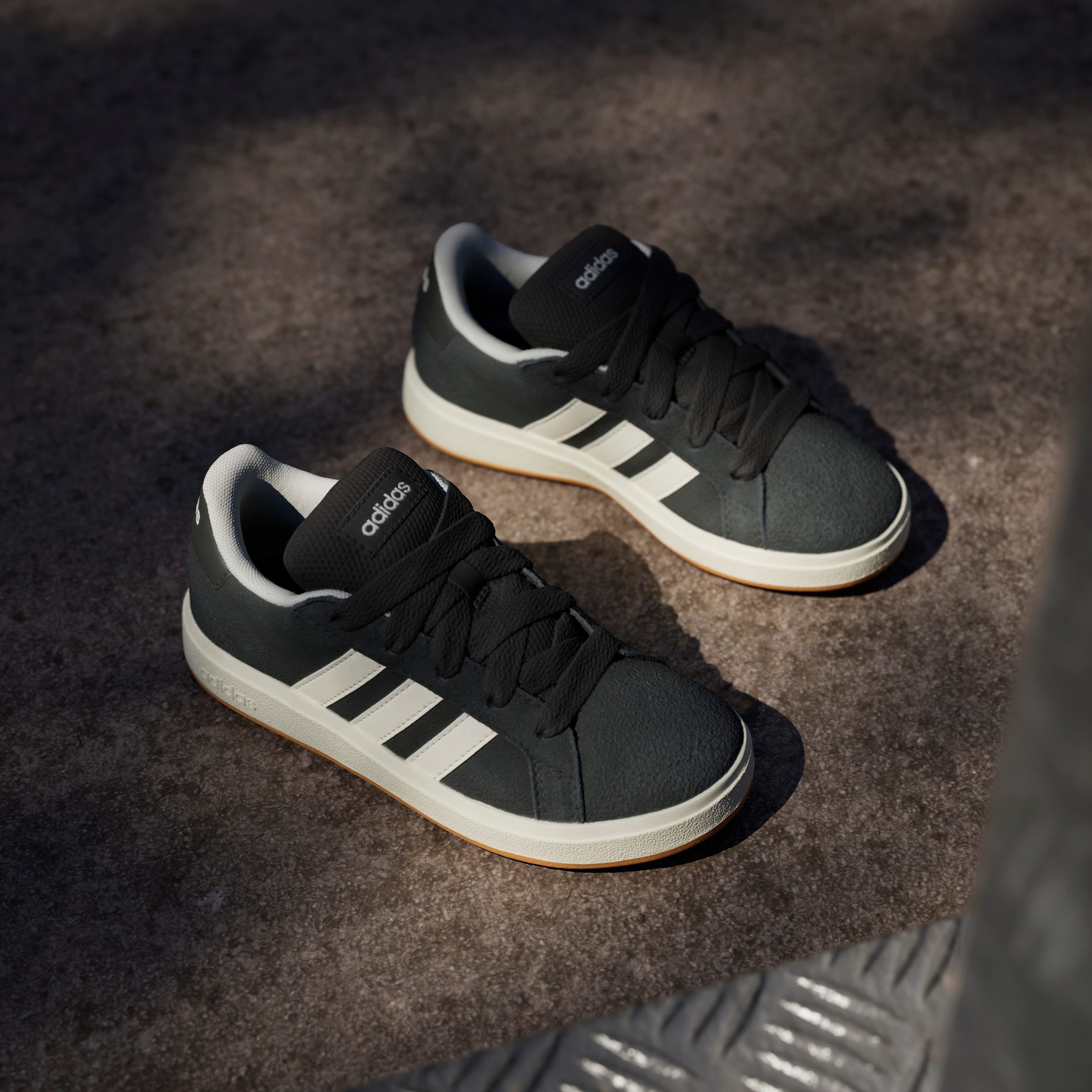 adidas GRAND COURT 00s Kids' Skate Shoes: Sustainable Style & Comfort adidas GRAND COURT 00s Kids' Skate Shoes: Sustainable Style & Comfort