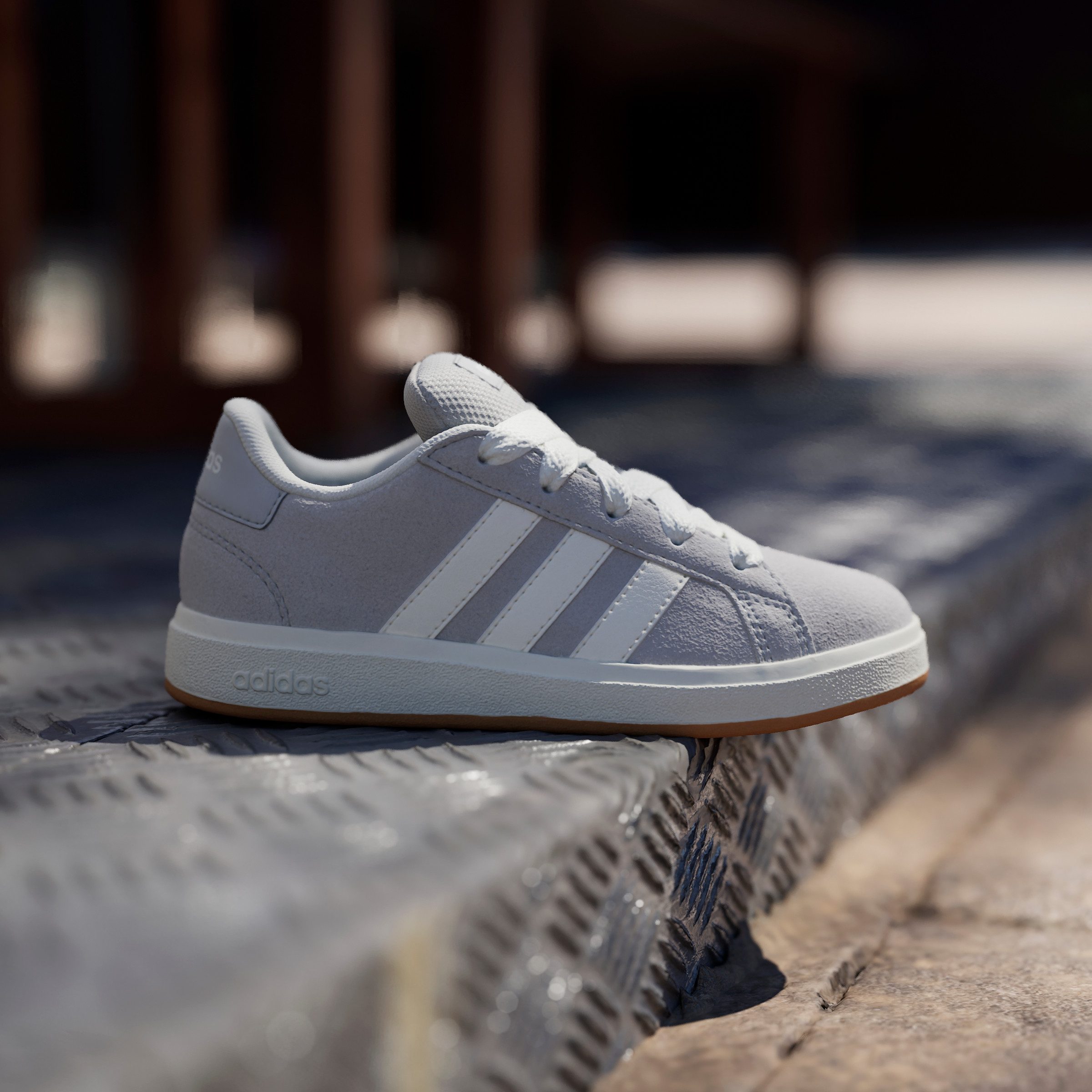 adidas GRAND COURT 00s Kids' Skate Shoes: Sustainable Style & Comfort adidas GRAND COURT 00s Kids' Skate Shoes: Sustainable Style & Comfort