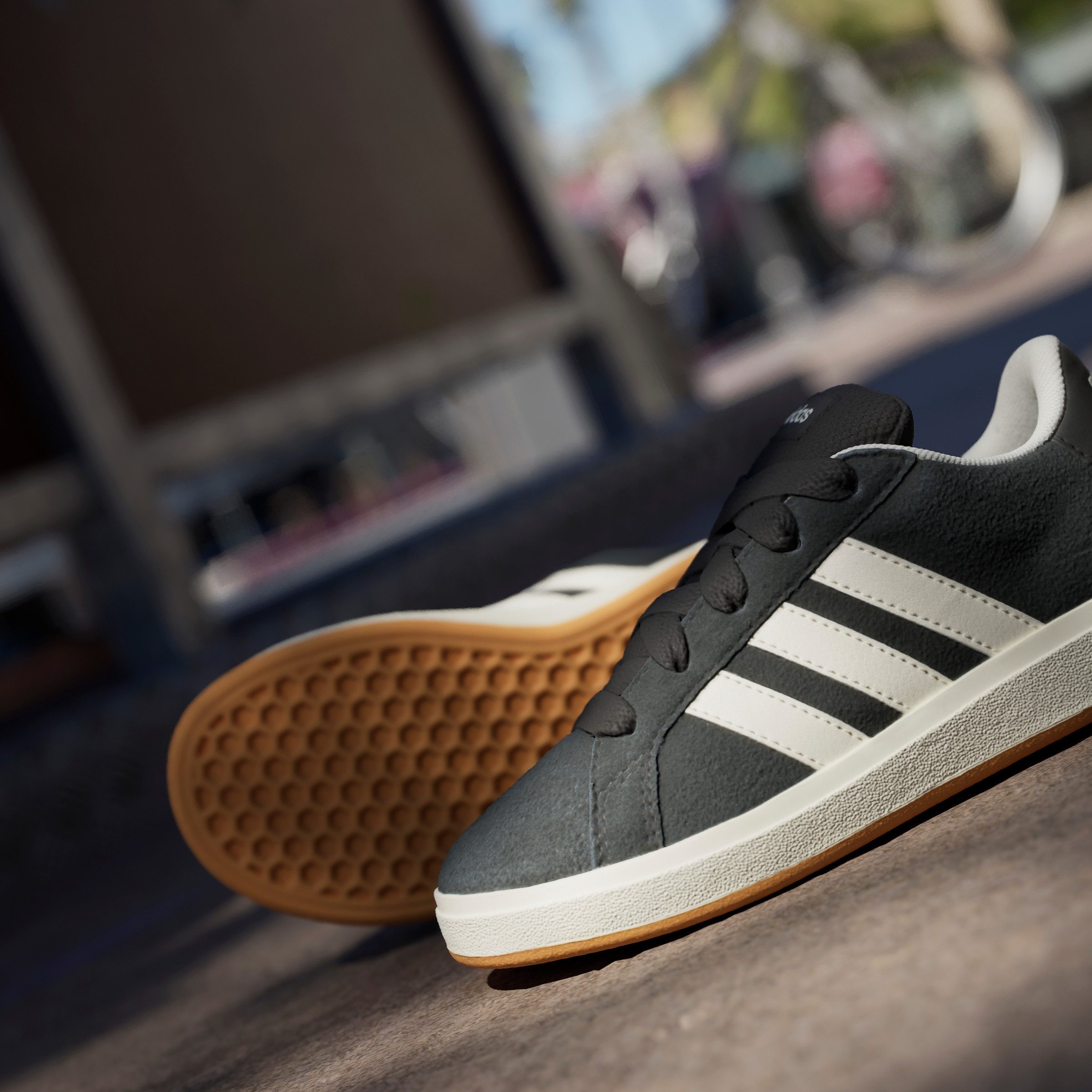 adidas GRAND COURT 00s Kids' Skate Shoes: Sustainable Style & Comfort adidas GRAND COURT 00s Kids' Skate Shoes: Sustainable Style & Comfort